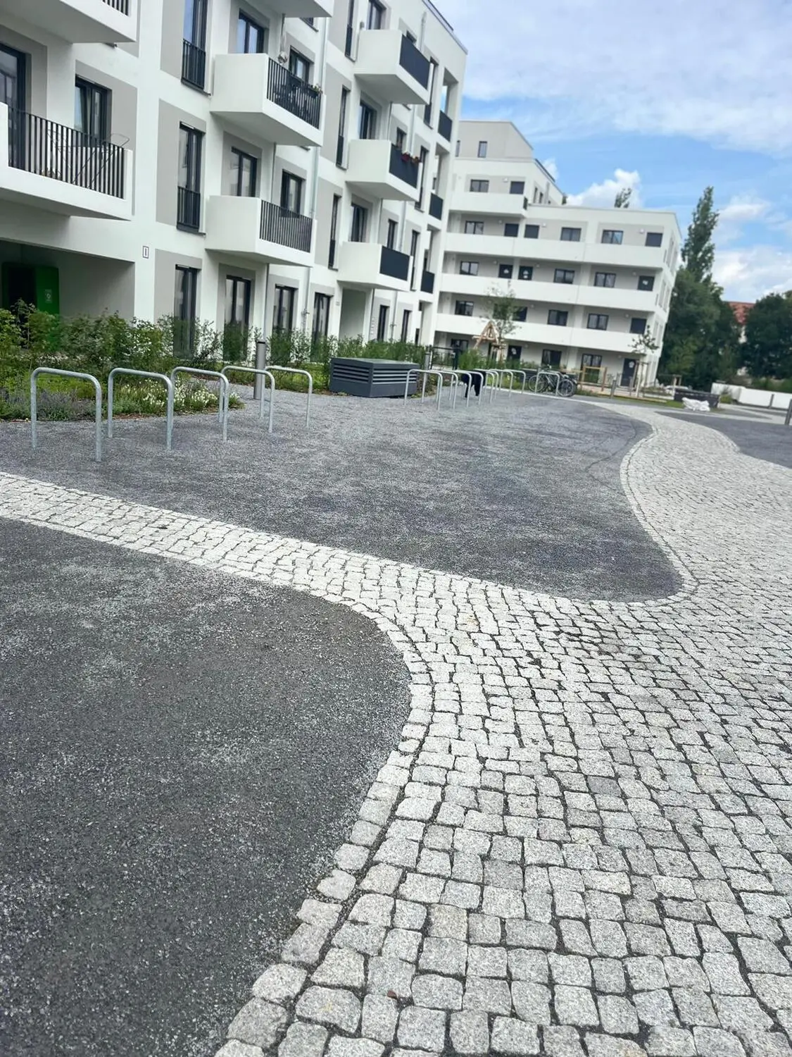 Garten- und Landschaftsbau von ALMA Bauservice &  Gebäudemanagement
